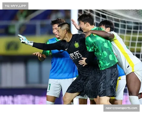 天津津门虎季胜攀替补登场 禁区倒地手球送绝杀点球